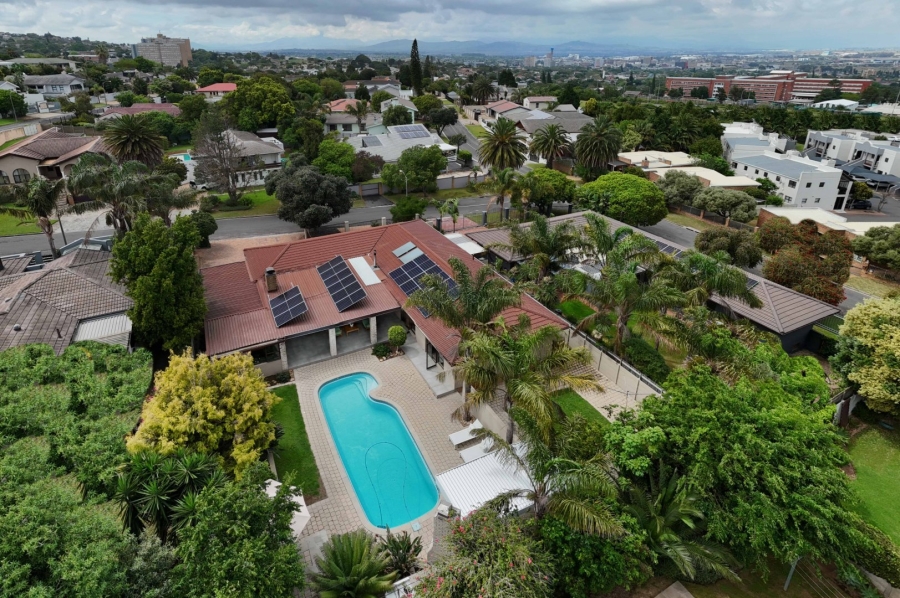 4 Bedroom Property for Sale in Loevenstein Western Cape